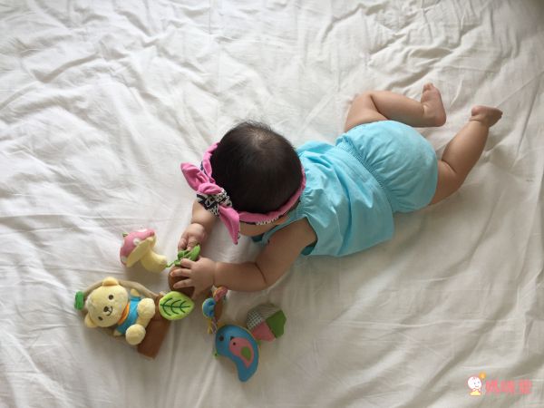 日本 Combi - Kuma 哭聲感應安撫音樂鈴-0個月起