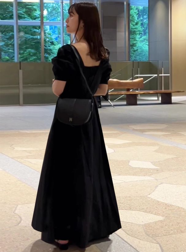 日本 GRL - 休閒百搭方領泡泡袖洋裝-黑