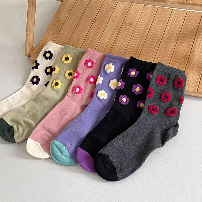 韓國Marian - 撞色花朵點綴中筒襪-深灰 (Free)