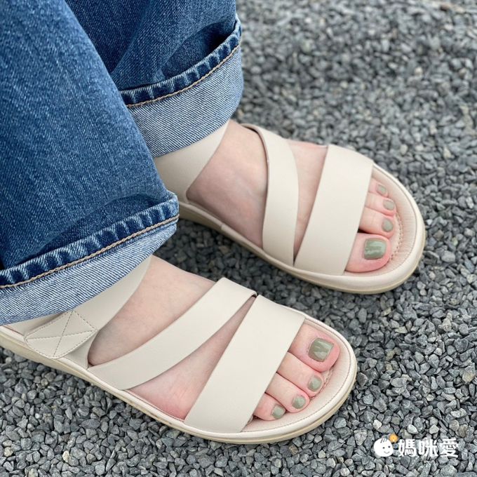 韓國 PINKELEPHANT - 專利設計軟底休閒涼鞋(2.5cm)-象牙白