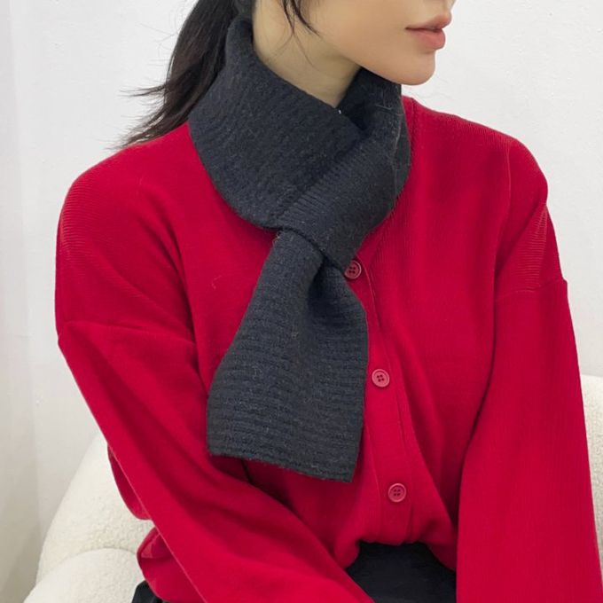 韓國 MAY - 素雅鬆餅紋穿洞式圍巾-黑