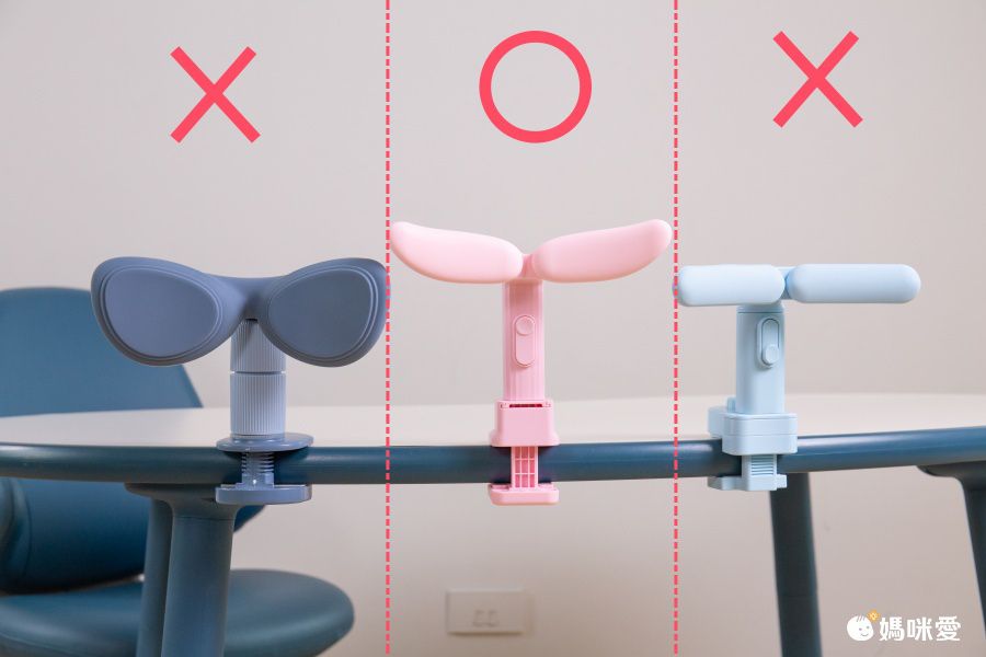 兒童防駝背坐姿桌面支架-淡粉色 (長20.8x高19x寬7.38cm)