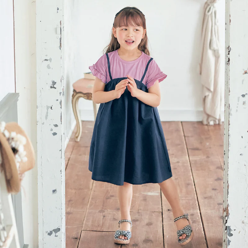 日本千趣會 - 假兩件吊帶棉麻透氣荷葉袖洋裝-條紋x卡其