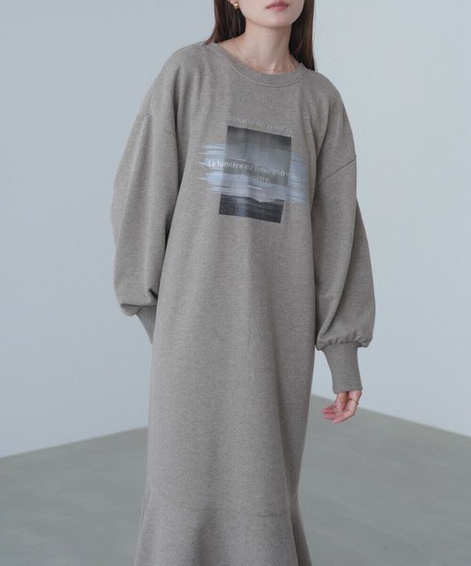 日本 Bab - 前後2way魚尾下擺休閒印花長袖洋裝-炭黑