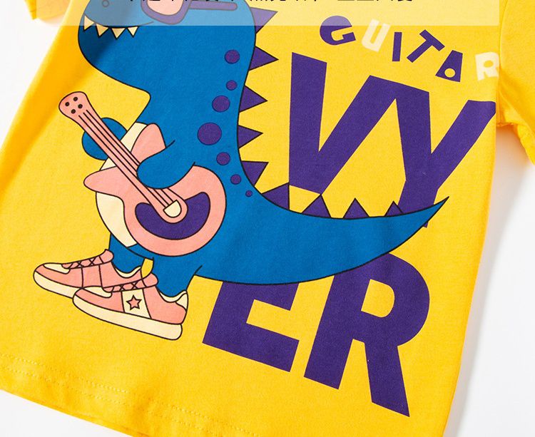 BE TOP - 純棉立體短袖上衣-恐龍滑板海報-白色