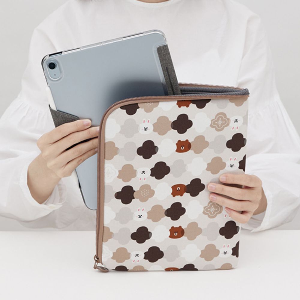 印花樂 inBlooom - 11" iPad收納包-印花樂 BROWN & FRIENDS-海棠花灰棕 (29X21cm)