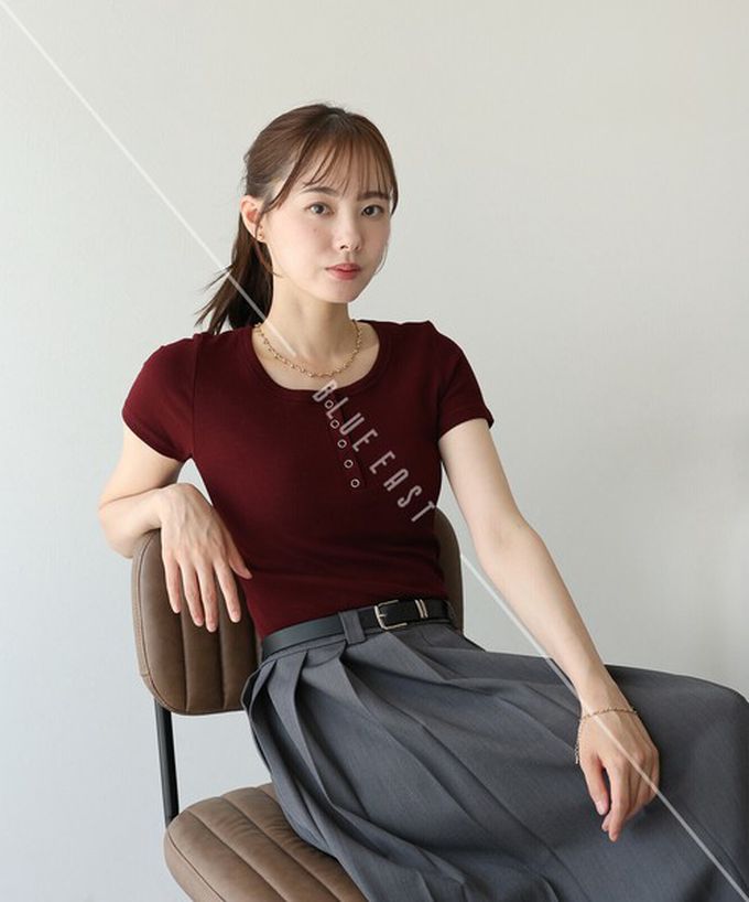 日本 BLUE EAST - 亨利領合身美型短袖上衣-白