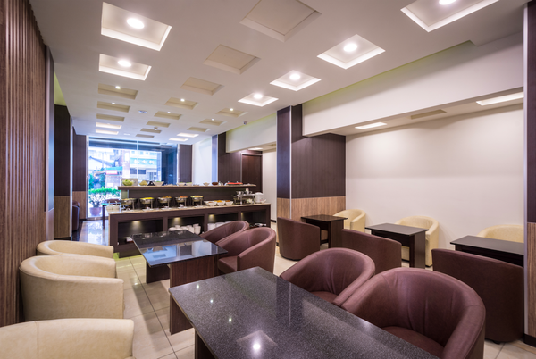 雙星大飯店 ★ 步行3分鐘就到台中火車站