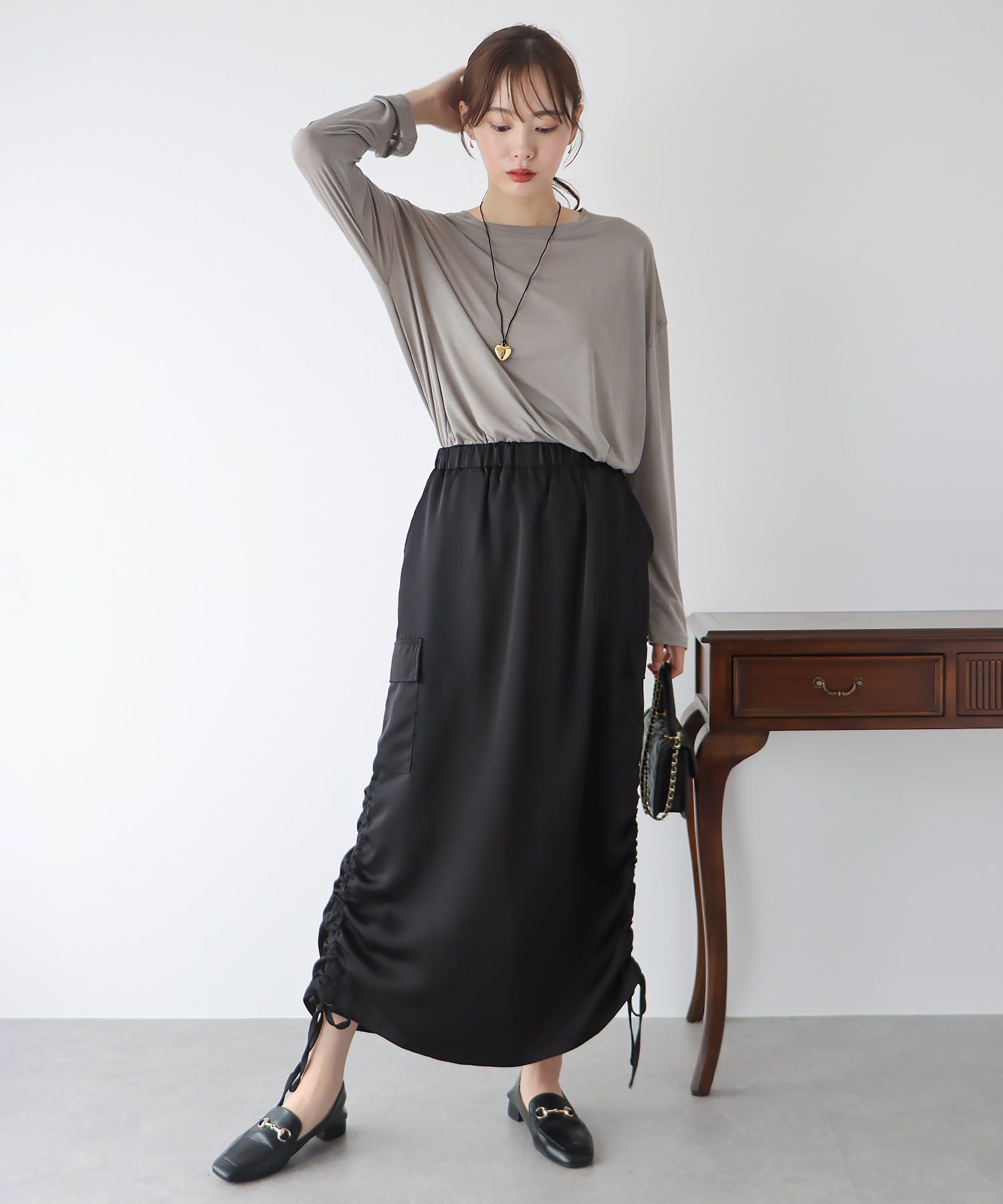 日本 BLUE EAST - 帥氣側抽繩工裝裙-深灰