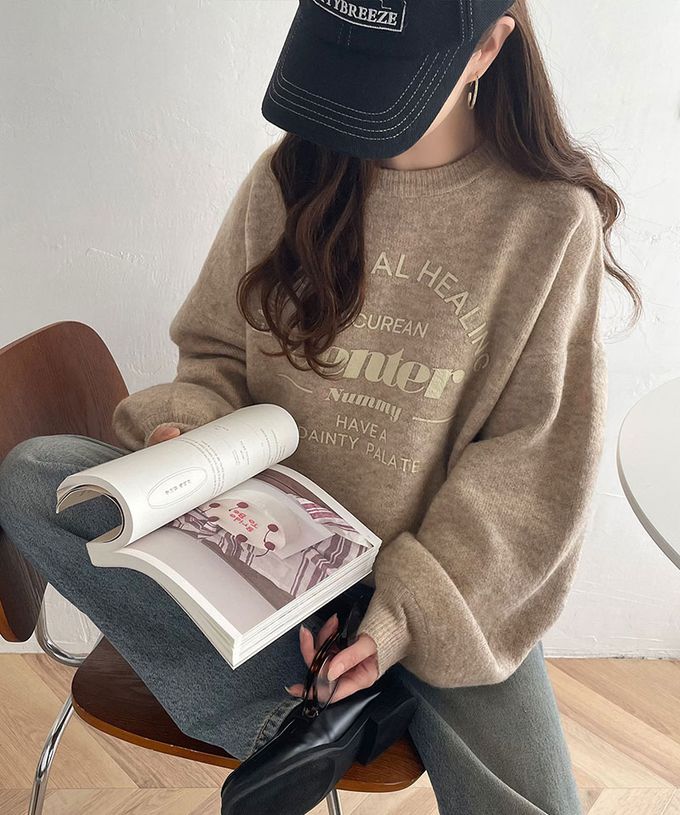 日本 Classical Elf - 前後2way 搶眼標誌印花針織上衣-淺卡其