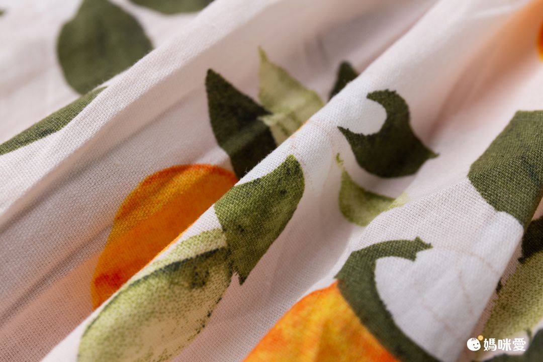 腰鬆緊小清新碎花短褲-水墨畫花-黑+白