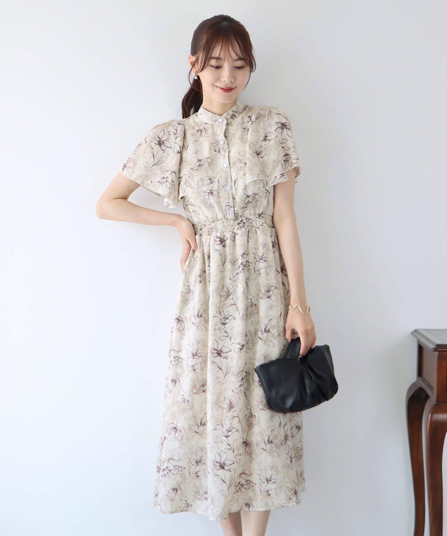 日本 BLUE EAST - 浪漫時光碎花雪紡短袖洋裝-寧靜花園-淺粉紫