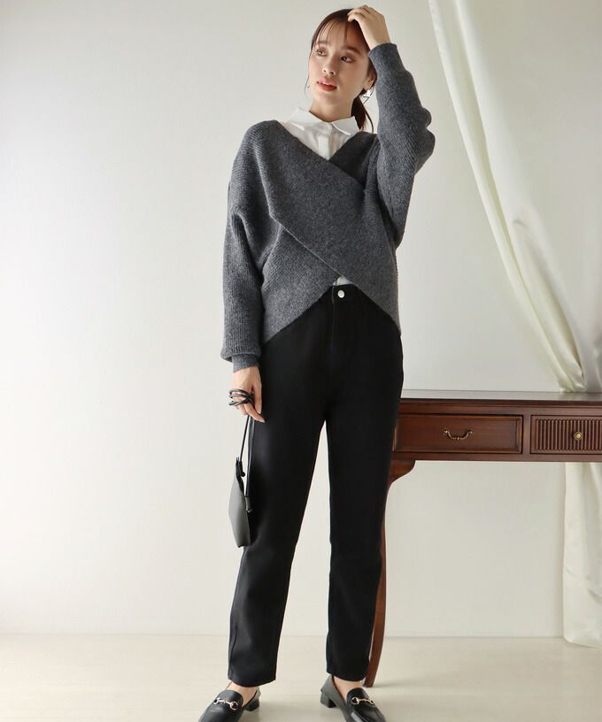 日本 BLUE EAST - 柔美交叉短版針織毛衣-淺灰