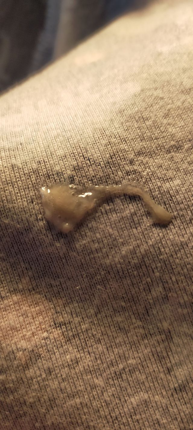 我們家的剛滿兩個月大...也是有鼻涕聲...我用吸鼻藍色小球吸有吸出來...之前帶去醫生哪裡看説是...鼻液！新生兒都會有的！説是鼻子較小所以才會明顯...但是我今早幫她吸出來一些怎麼感覺像是感冒