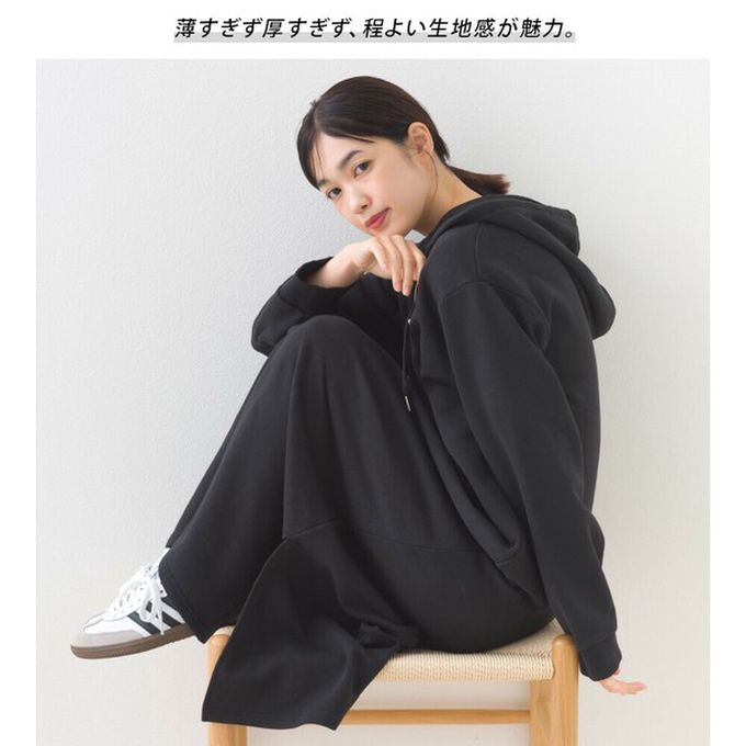 日本 OMNES - 休閒刺繡logo裏毛連帽長袖洋裝-米白