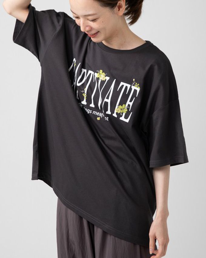 日本 gleam - 花朵刺繡英文標語天竺棉短袖T恤-白