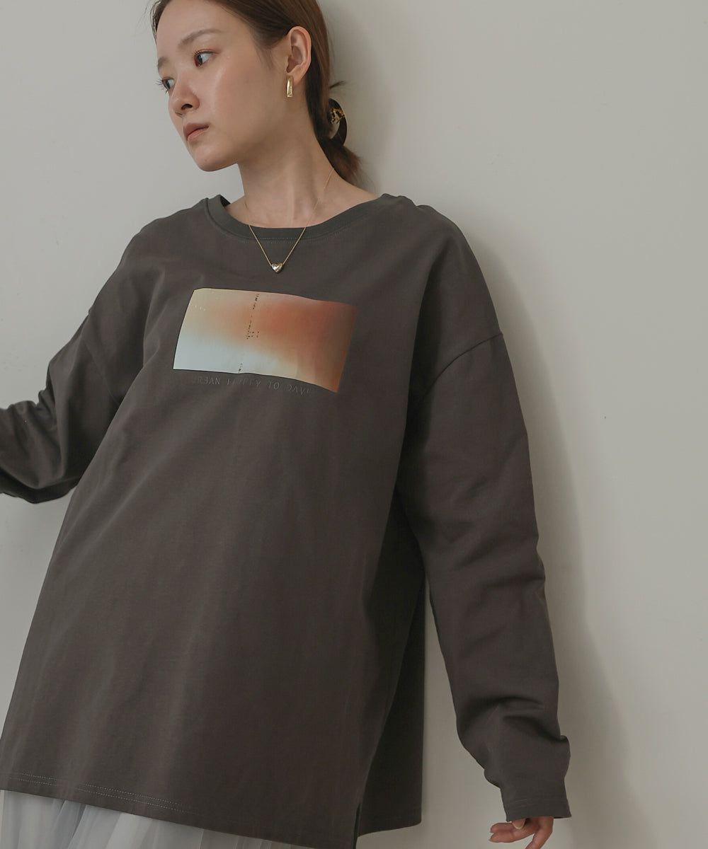 日本 Bab - 100%棉 寬鬆落肩印花長T-深灰