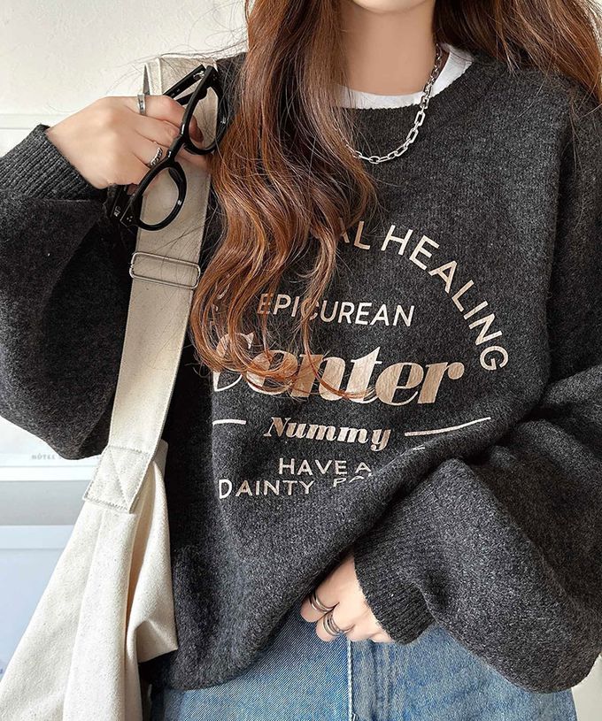 日本 Classical Elf - 前後2way 搶眼標誌印花針織上衣-淺卡其