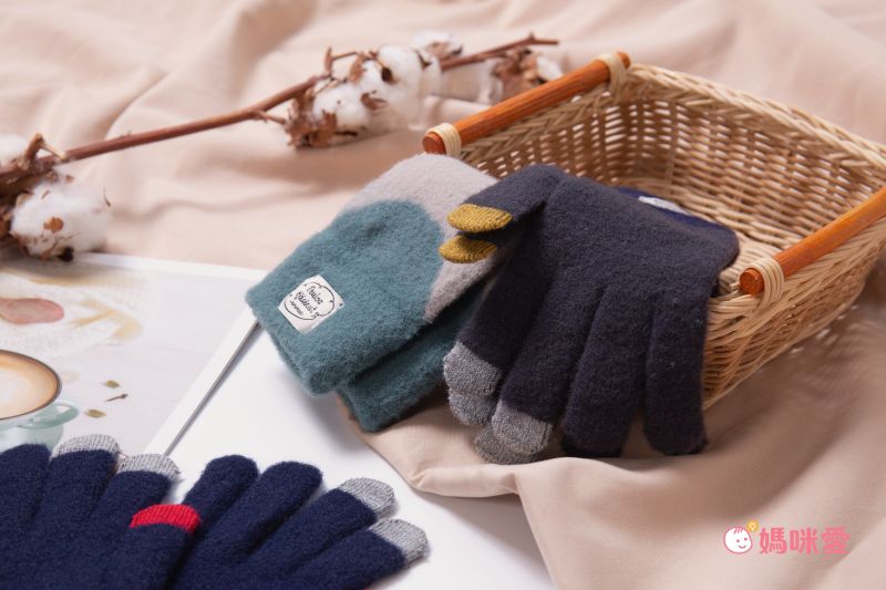 日本 AUBE - 可觸控保暖手套(大人)-杏綠