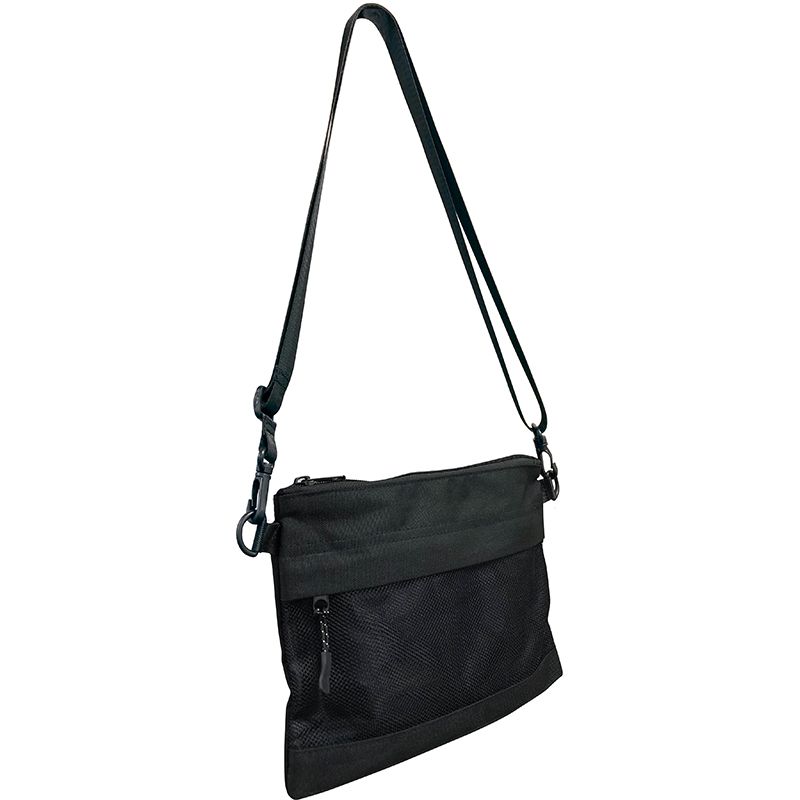 akachan honpo - 斜背包 有濕紙巾收納功能-黑色