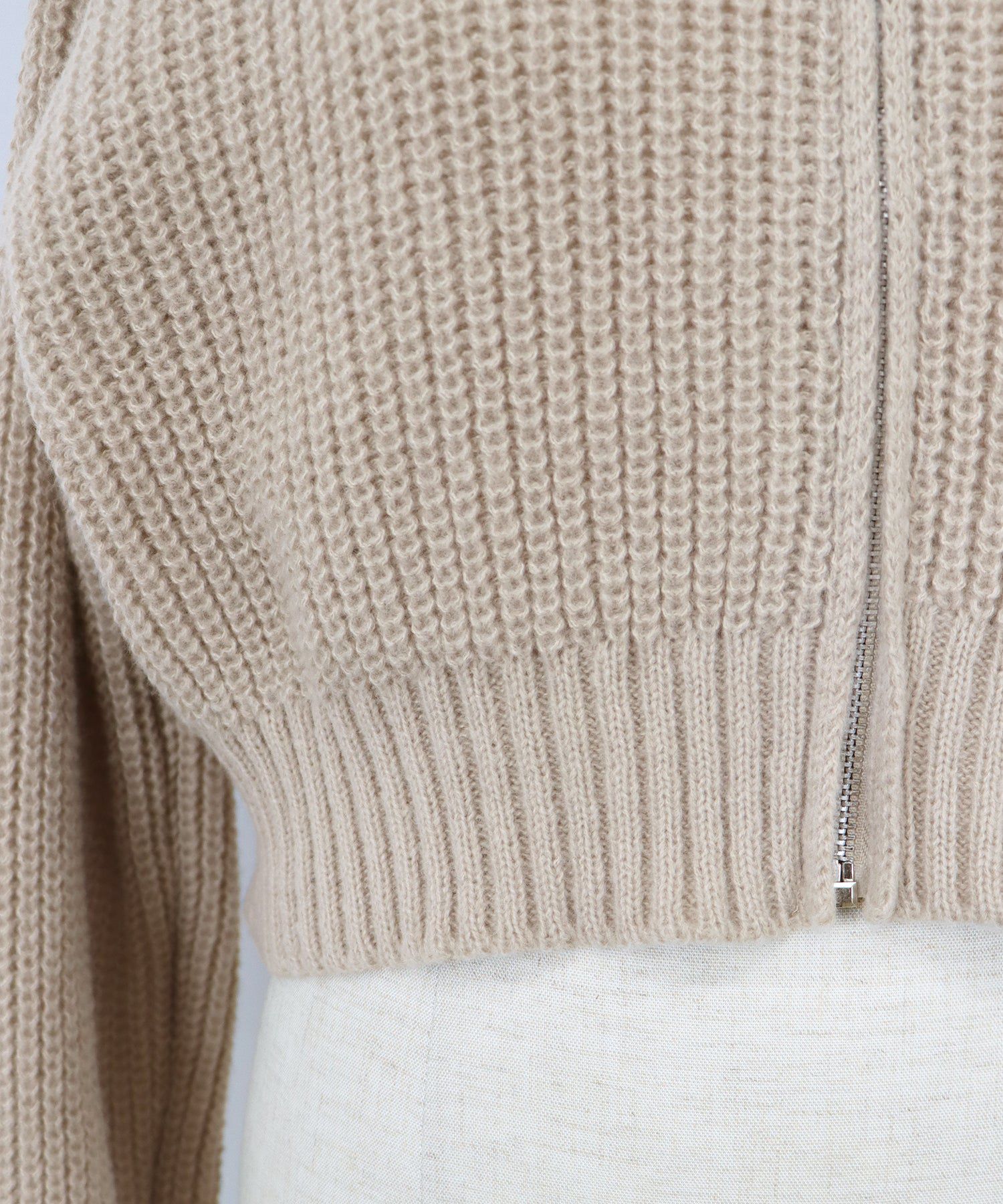 日本 BLUE EAST - 短版圓領羅紋針織薄外套-米杏