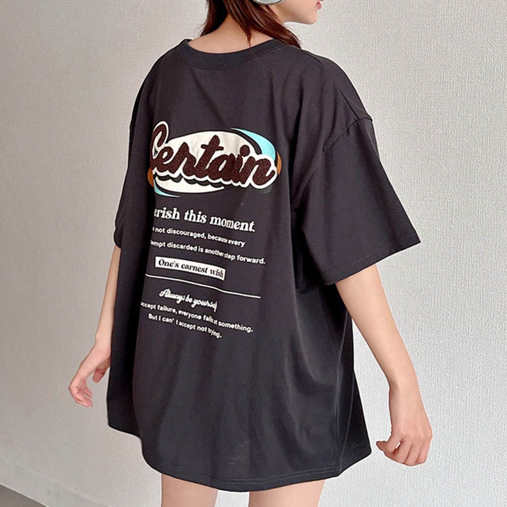 背後英文普普風刺繡標語長版T恤-炭灰 (F)