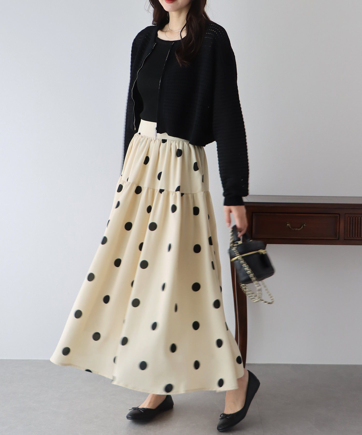 日本 BLUE EAST - 時尚波普點點修身長裙-黑