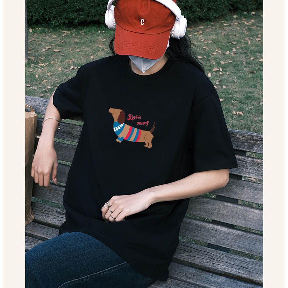 純棉寬版印花T恤-臘腸狗-黑色