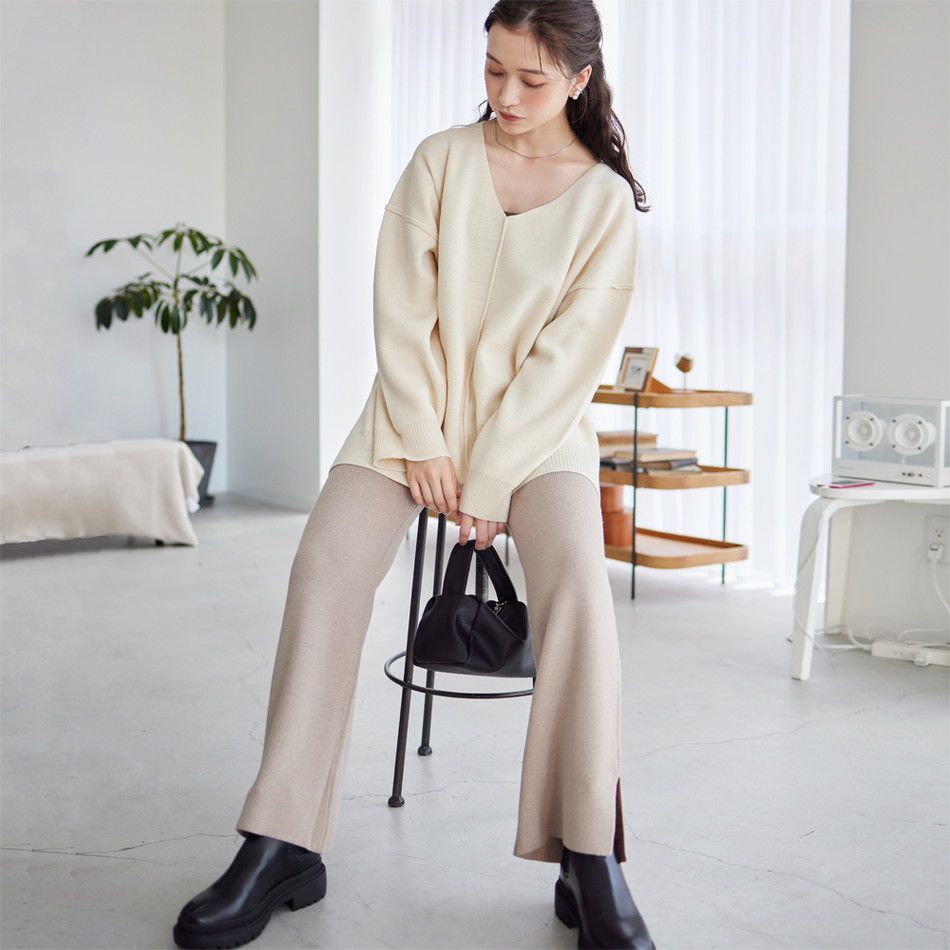 日本 Rejoule - 優雅簡約V領針織毛衣-質感紅