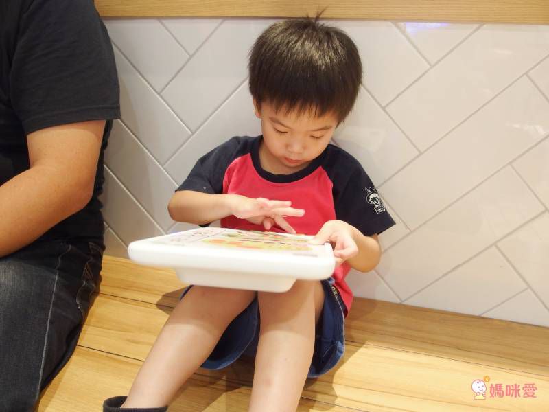 培養孩子邏輯的法寶✎【青林5G智能學習寶】點讀平板＋高達368個遊戲圖卡可替換★