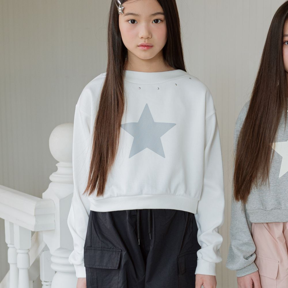 sm2 星星鉚釘點綴短版長袖大學T-白