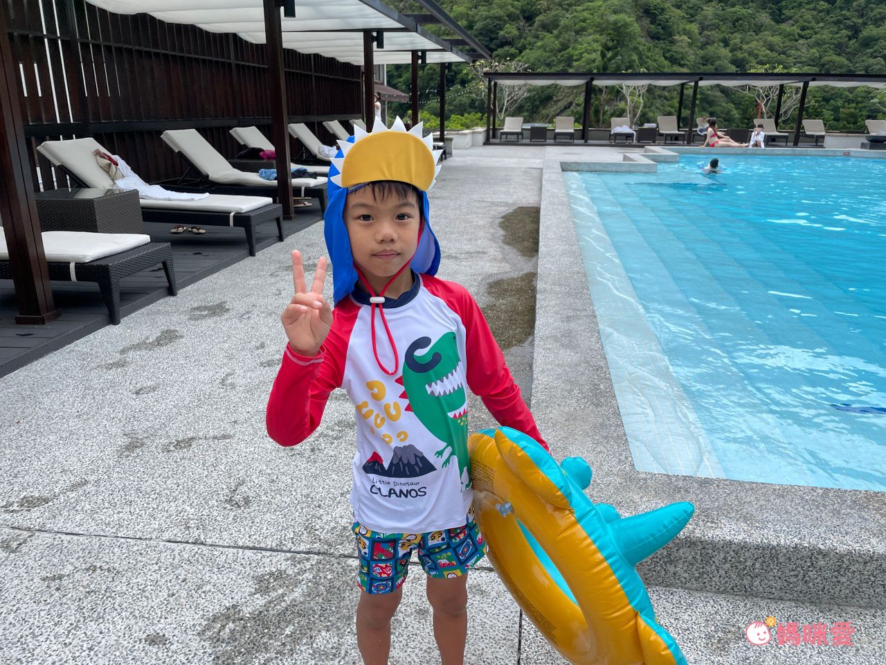 男寶長袖泳裝套裝(附帽子)-快樂恐龍-紅+白+藍