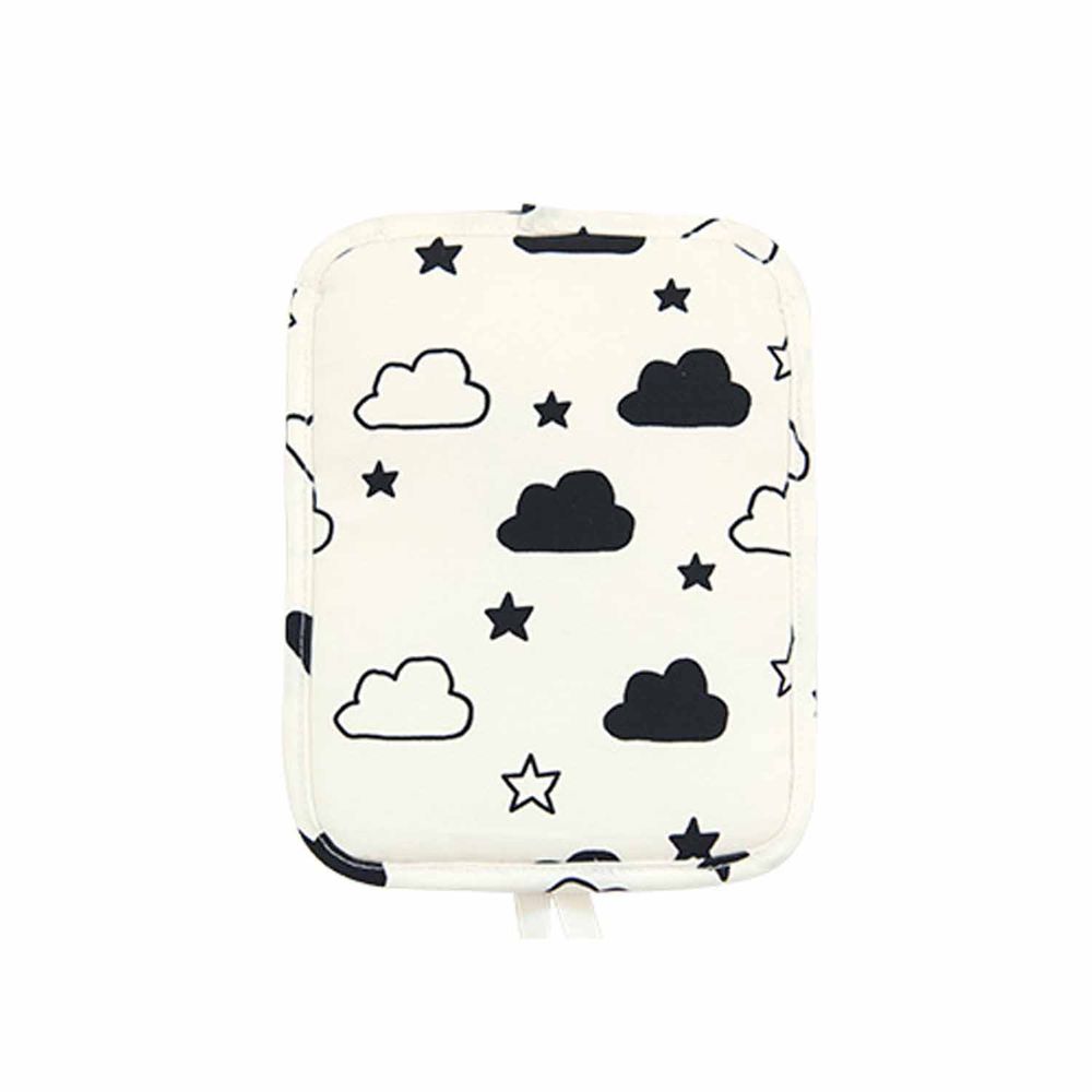 日本涼感雜貨 - 背巾/推車保冷墊 (附保冷劑/可當小背包)-黑白星星雲朵