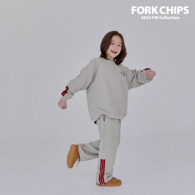 韓國 FORK CHIPS - 鬆緊腰穿越星星防風休閒長褲-灰卡其