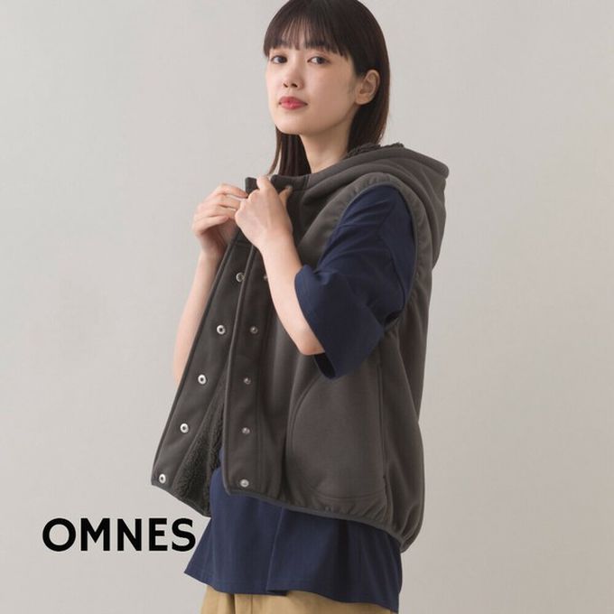 日本 OMNES - 裏起毛保暖短版運動風連帽背心-深灰