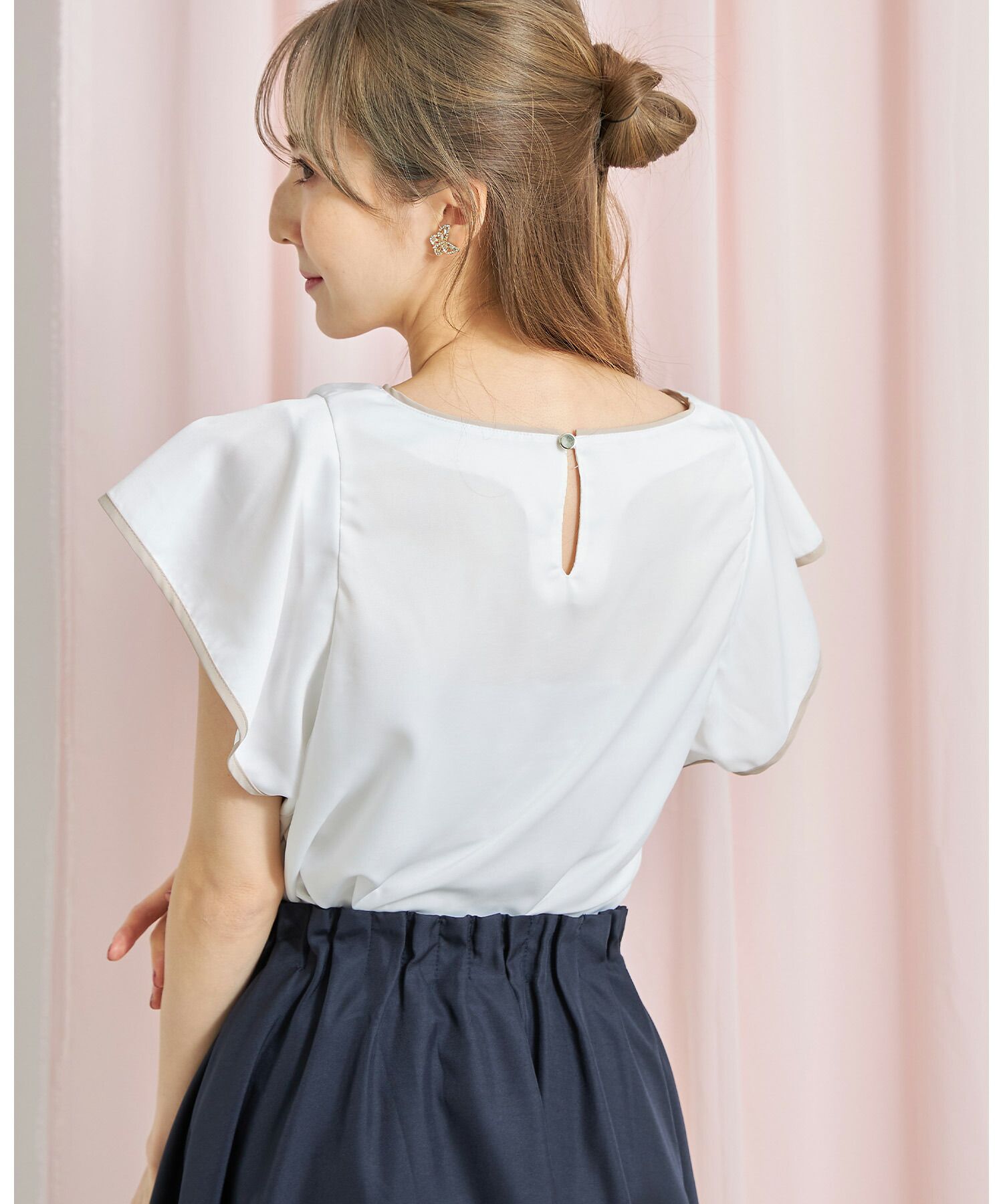 日本 tocco-closet - 撞色滾邊波浪袖上衣-天使白