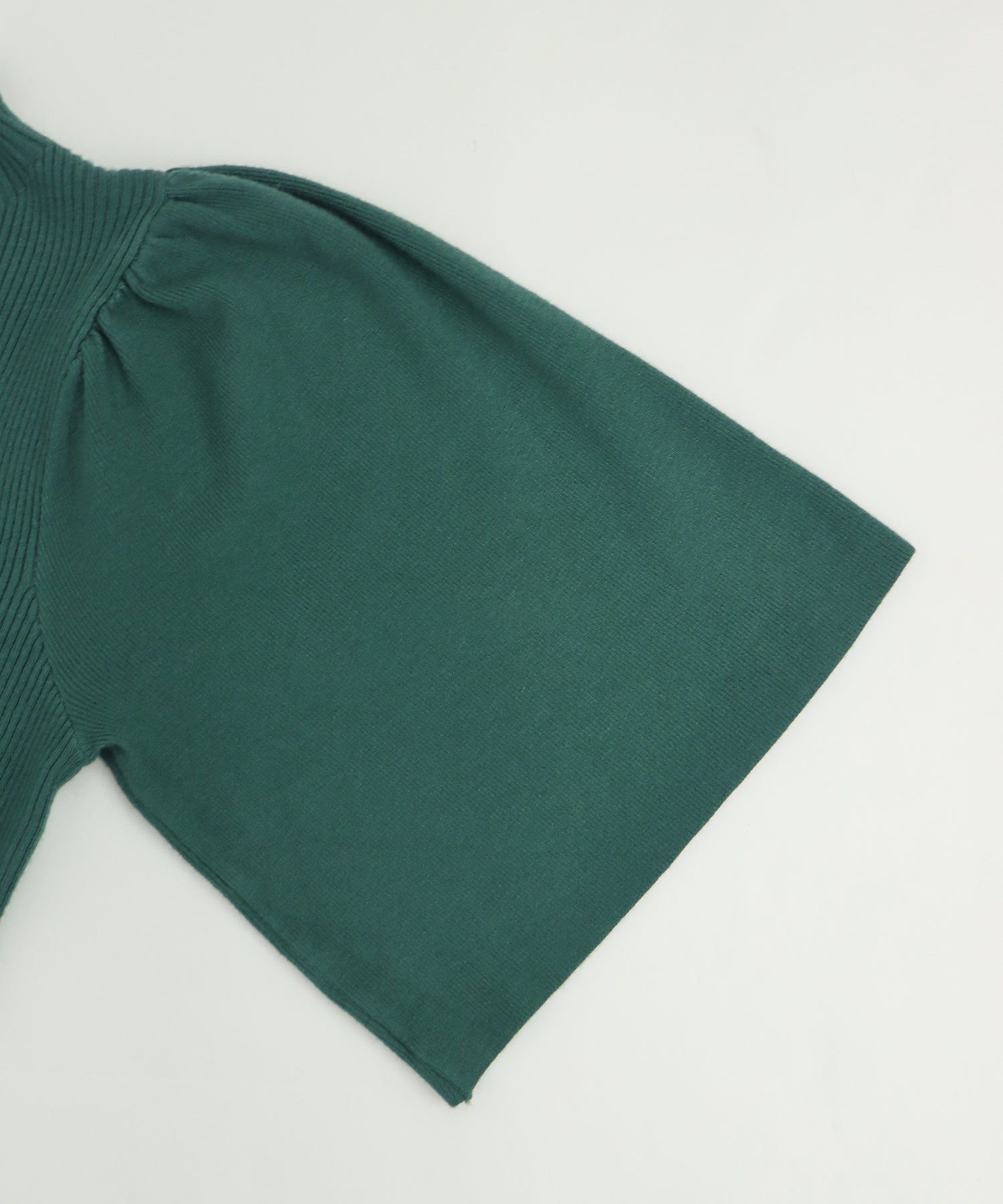 日本 BLUE EAST - 溫柔小立領羅紋五分袖上衣-深綠