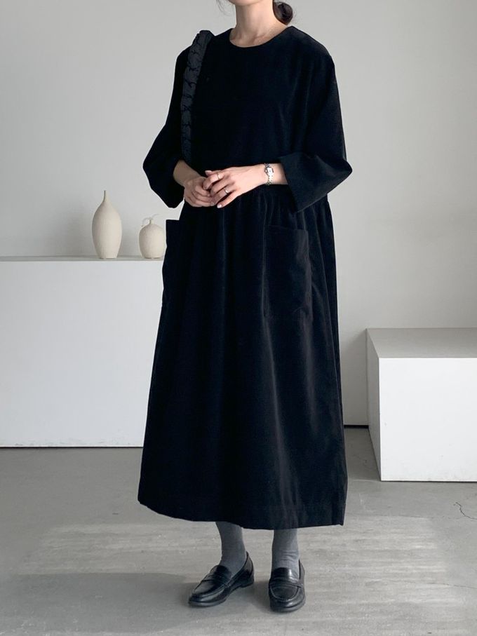 韓國女裝連線 - 極簡大口袋燈芯絨連身洋裝-黑 (FREE)