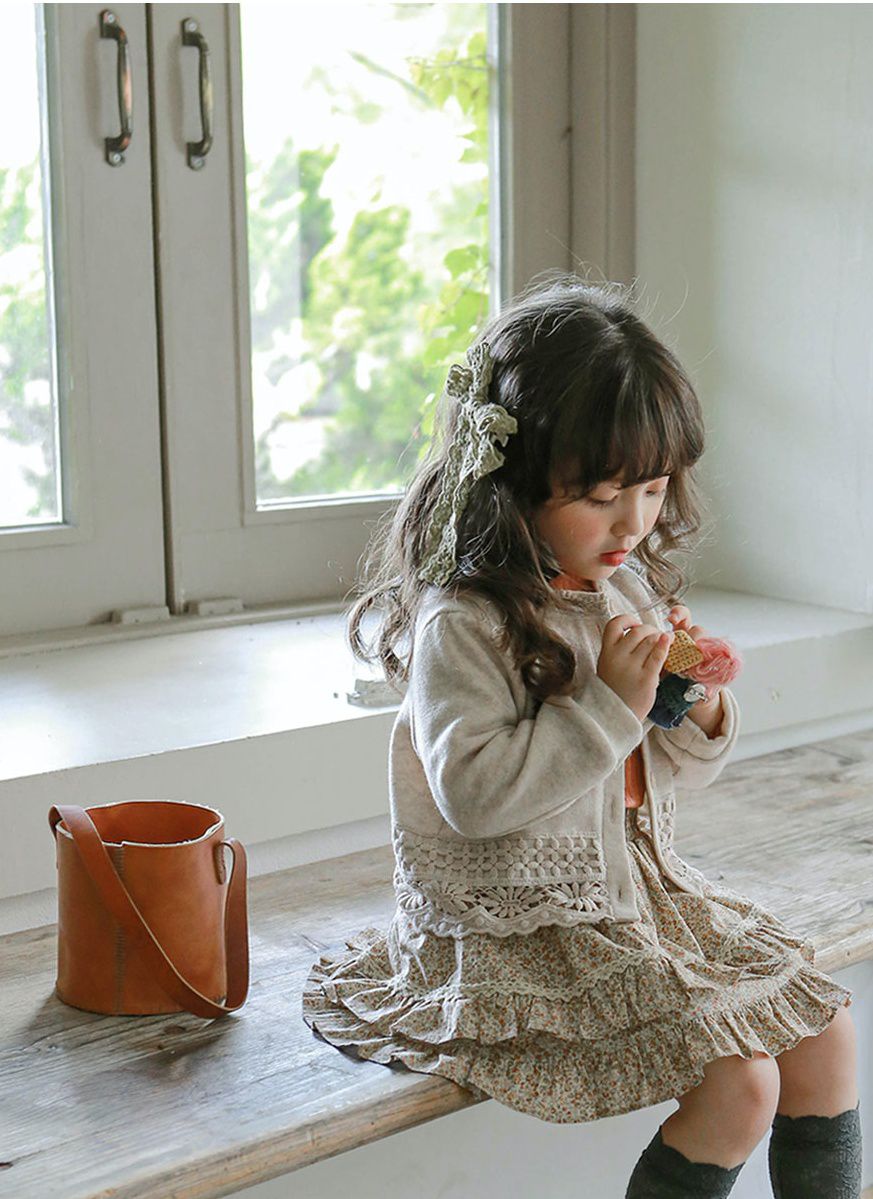 韓國 Puellaflo - 下擺鏤空雕花縮袖口針織外套-燕麥