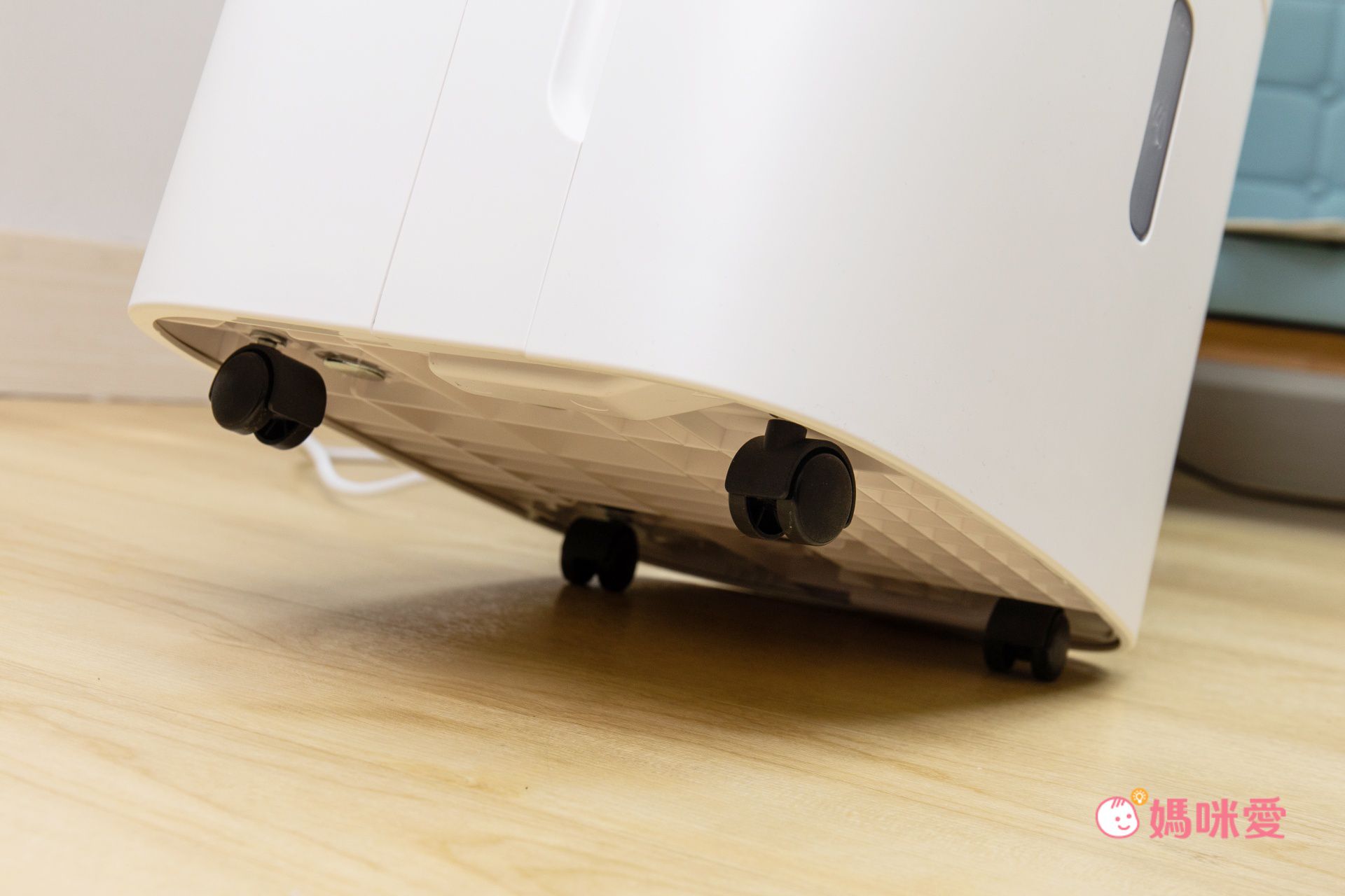 除濕清淨雙效合一！【伊萊克斯 清淨除濕機】室內晾衣不發臭