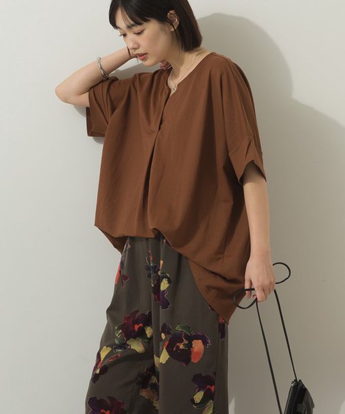 日本 Sans Souci 34+ - 接觸涼感 鑰匙領五分袖上衣-圓點-黑