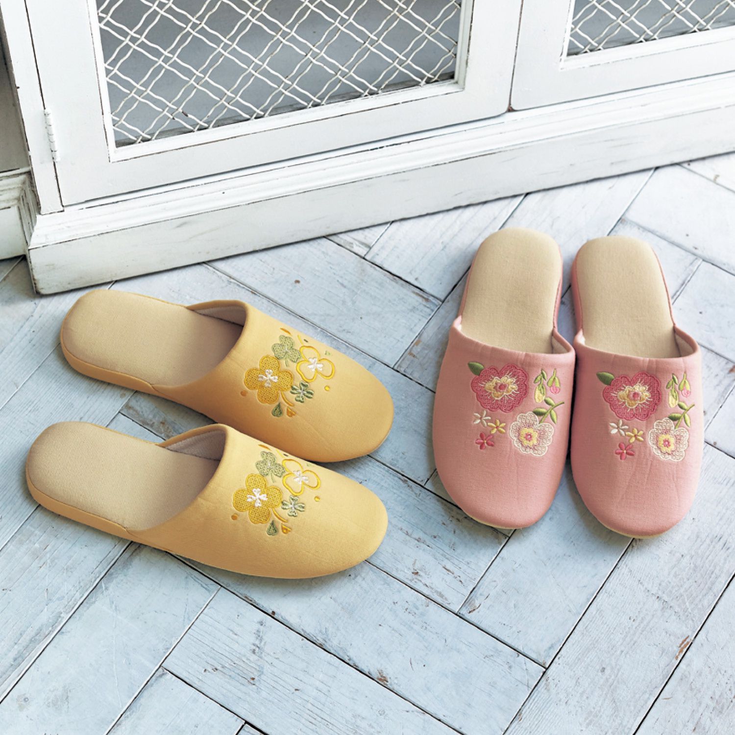 日本千趣會 - 開運風水 刺繡舒適室內拖-幸運草-黃 (23-25cm)