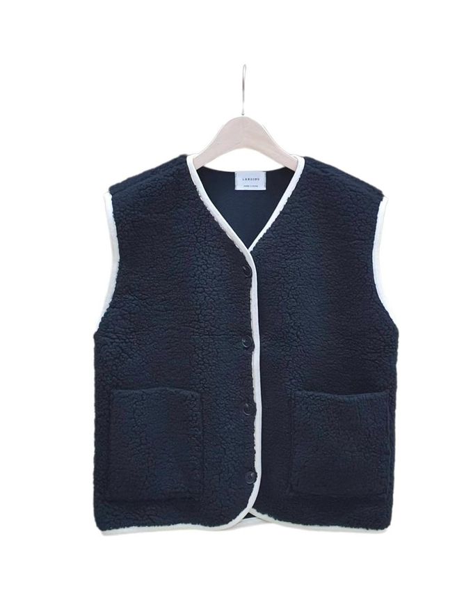 韓國 LANDING - 韓國製羊羔絨口袋背心-象牙白 (FREE)