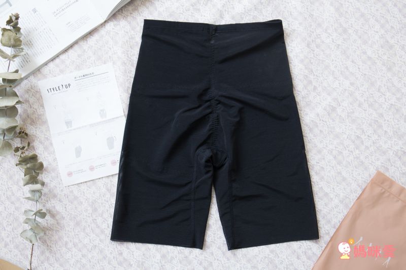 日本服飾代購 - 日本製 輕薄透氣穩定骨盤提臀塑身褲-中壓 超高腰款-杏膚色