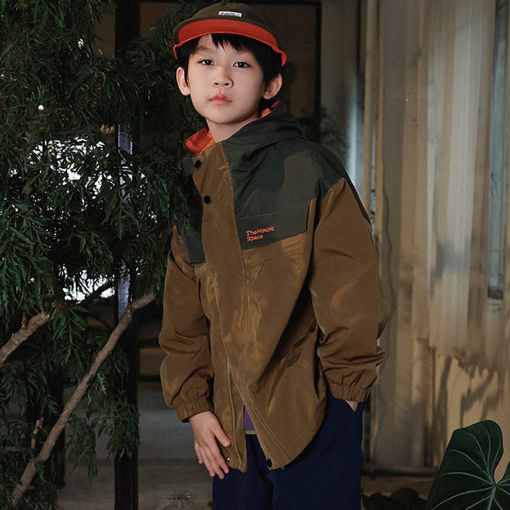 防潑水撞色立領防風連帽外套-綠色