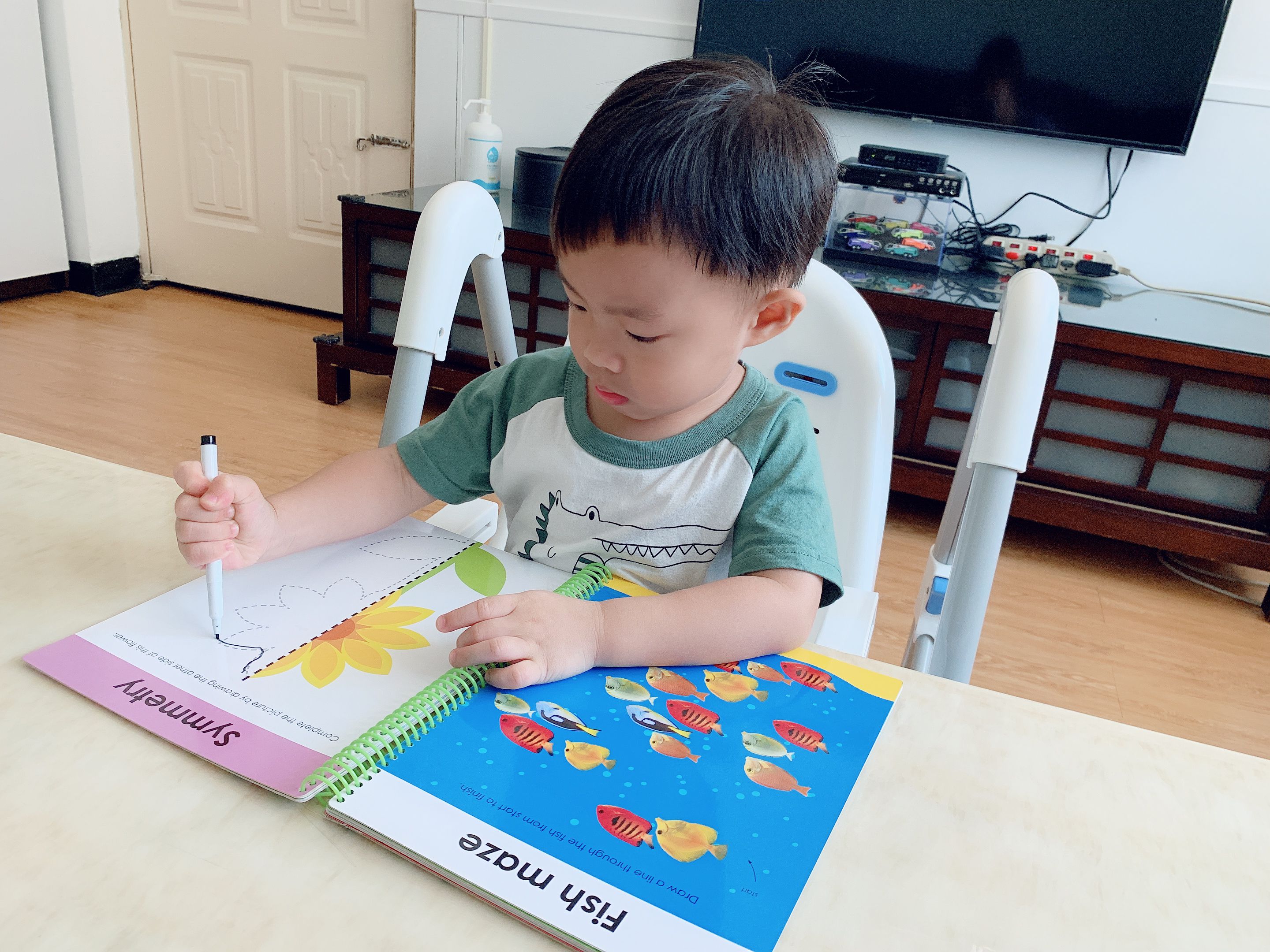 【超級英雄/蜘蛛人 貼紙書】熱愛英雄的男孩不能錯過☞大量貼紙與趣味題型 盡情當個小小英雄