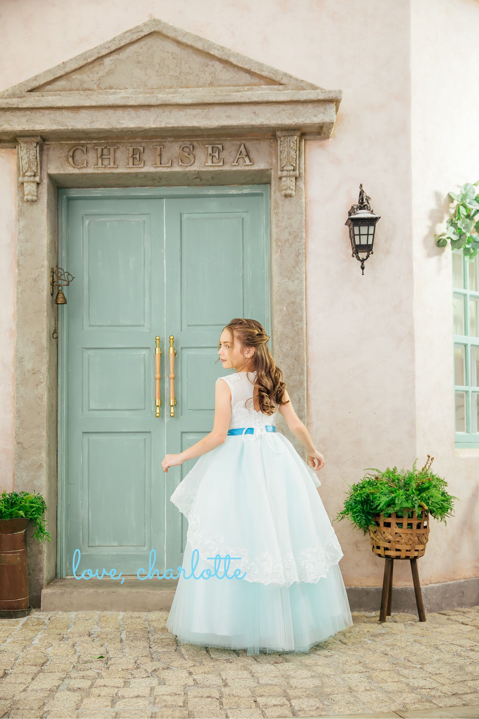 Love, Charlotte - 華麗水藍色重磅網紗長裙禮服