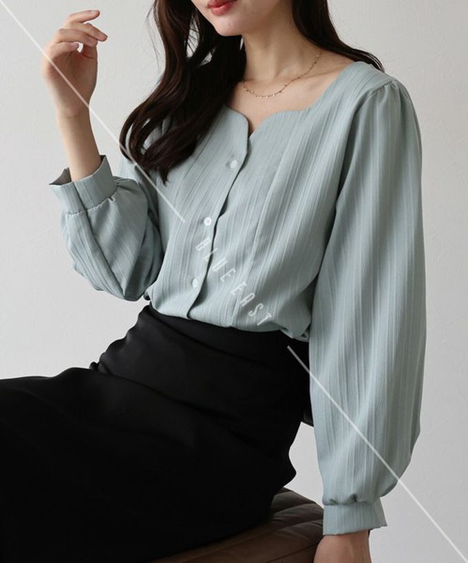 日本 BLUE EAST - 甜美心型領線條紋理長袖襯衫-靛藍