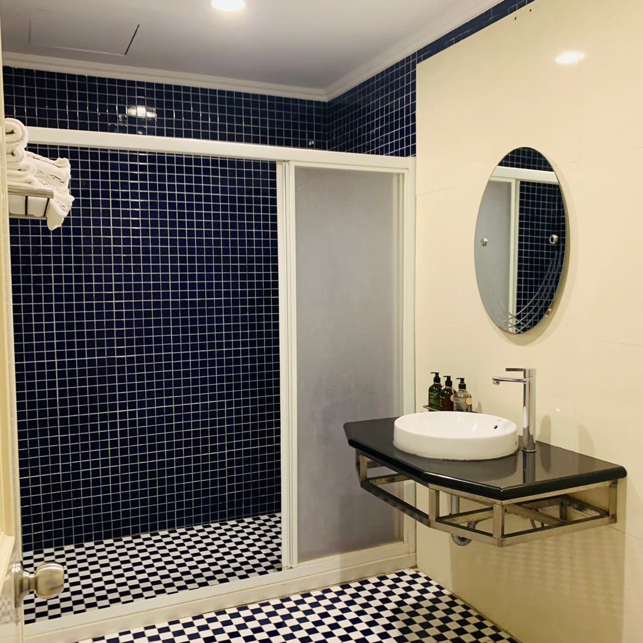 戀戀星辰湖畔莊園星光館 - 平日入住-花園家庭四人房含四客早餐住宿券-優惠效期至 2024/02/28