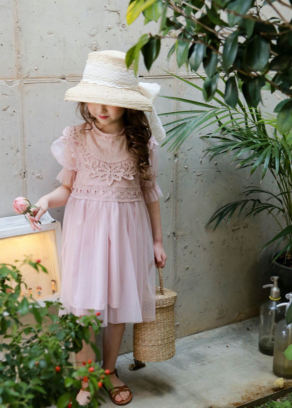 韓國 PuellaFLO - 鏤空花朵圓領網紗洋裝-粉紅